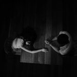 Cómo dejar de correr en el círculo "atraer-repelir": si la distancia en una relación se ha convertido en tu principal ocupación como-dejar-de-correr-en-el-circulo-atraer-repelir-si-la.jpg